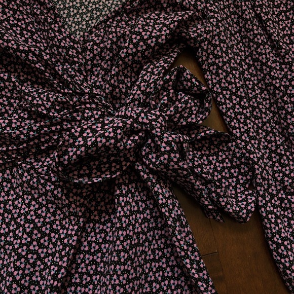 Cute wrap retro puff sleeve floral summer romper - Picture 4 of 4